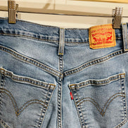 Jeans Levi - joli thorax droit à la cheville - Taille 28