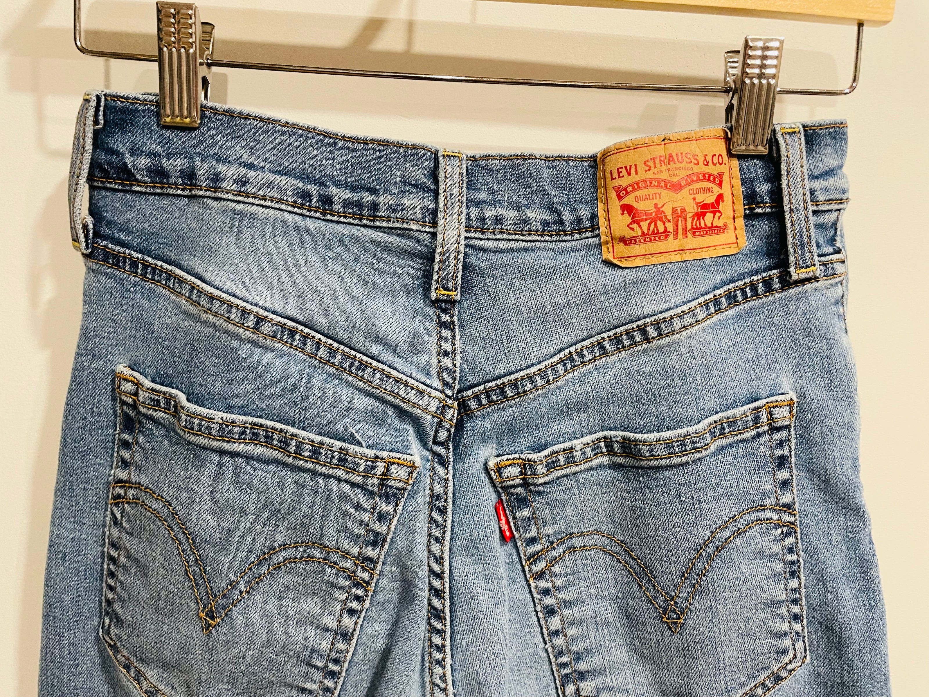 Jeans Levi - joli thorax droit à la cheville - Taille 28