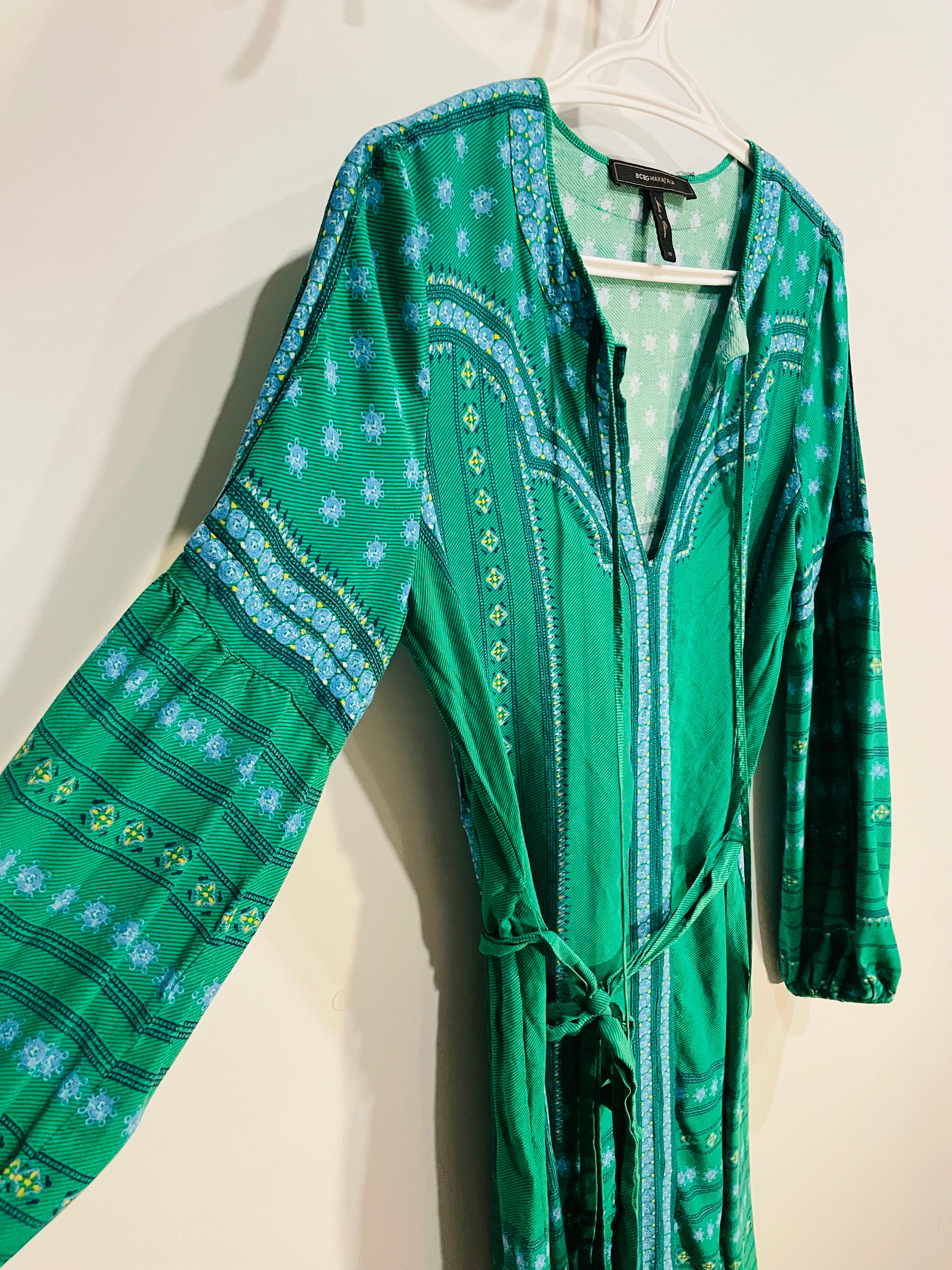 Robe verte avec fleurs et motifs bleus / BCBG MAXAZRIA / Taille XS