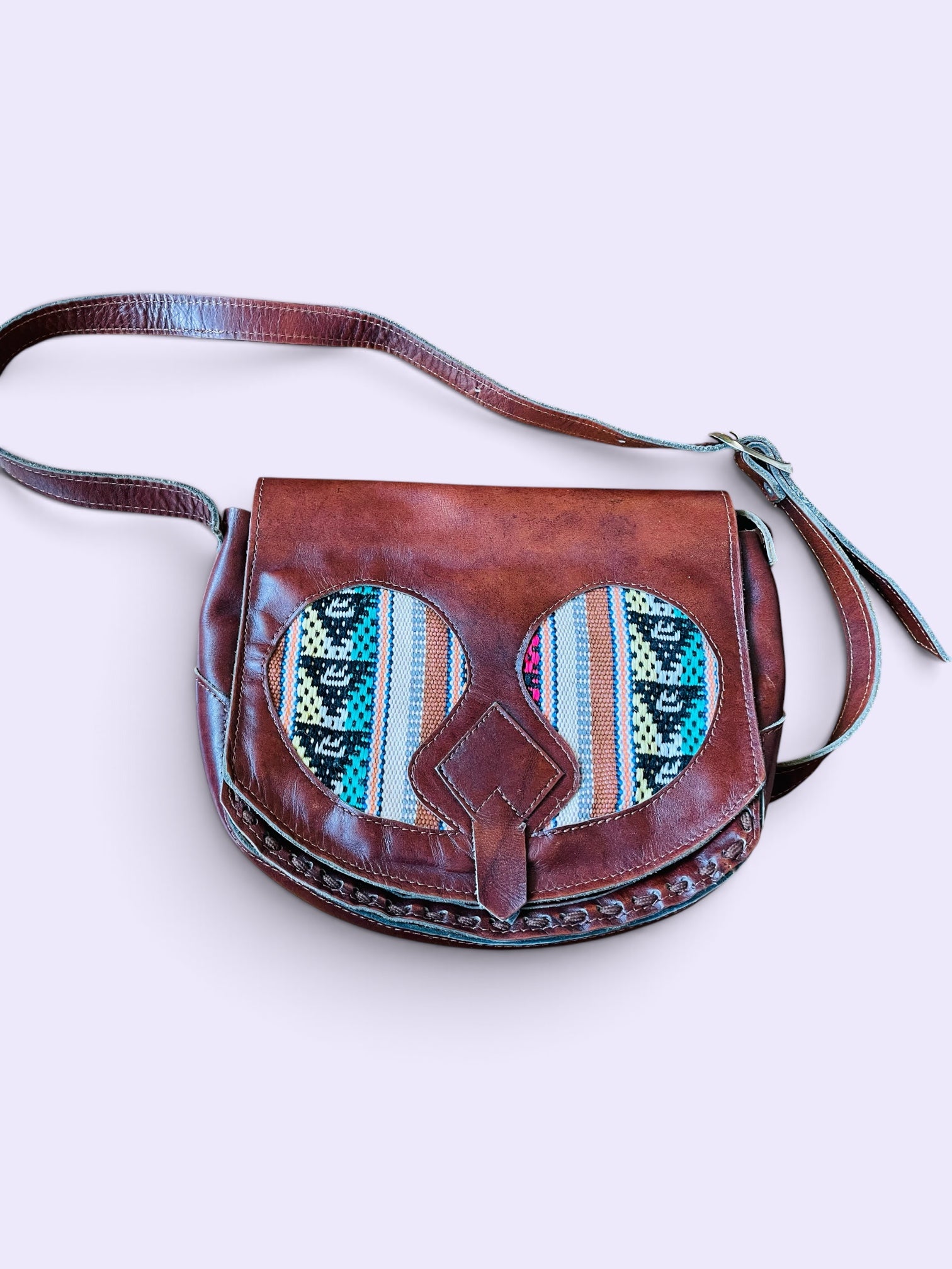 Sacoche cuir et broderie western