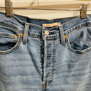 Jeans Levi - joli thorax droit à la cheville - Taille 28