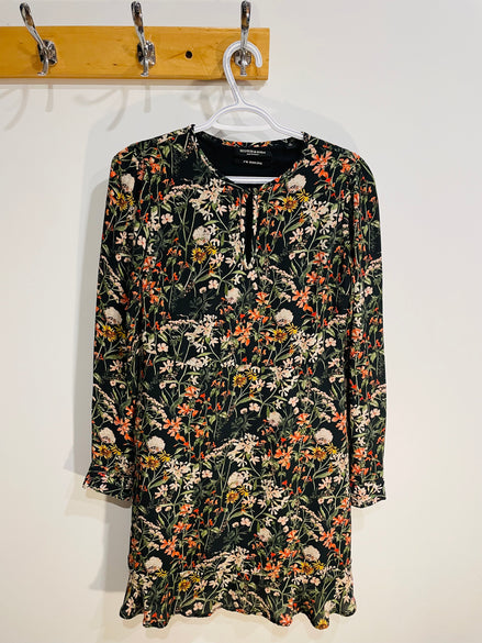 Robe noire et fleurie, courte, manches longues / Scotch & Soda / Taille small