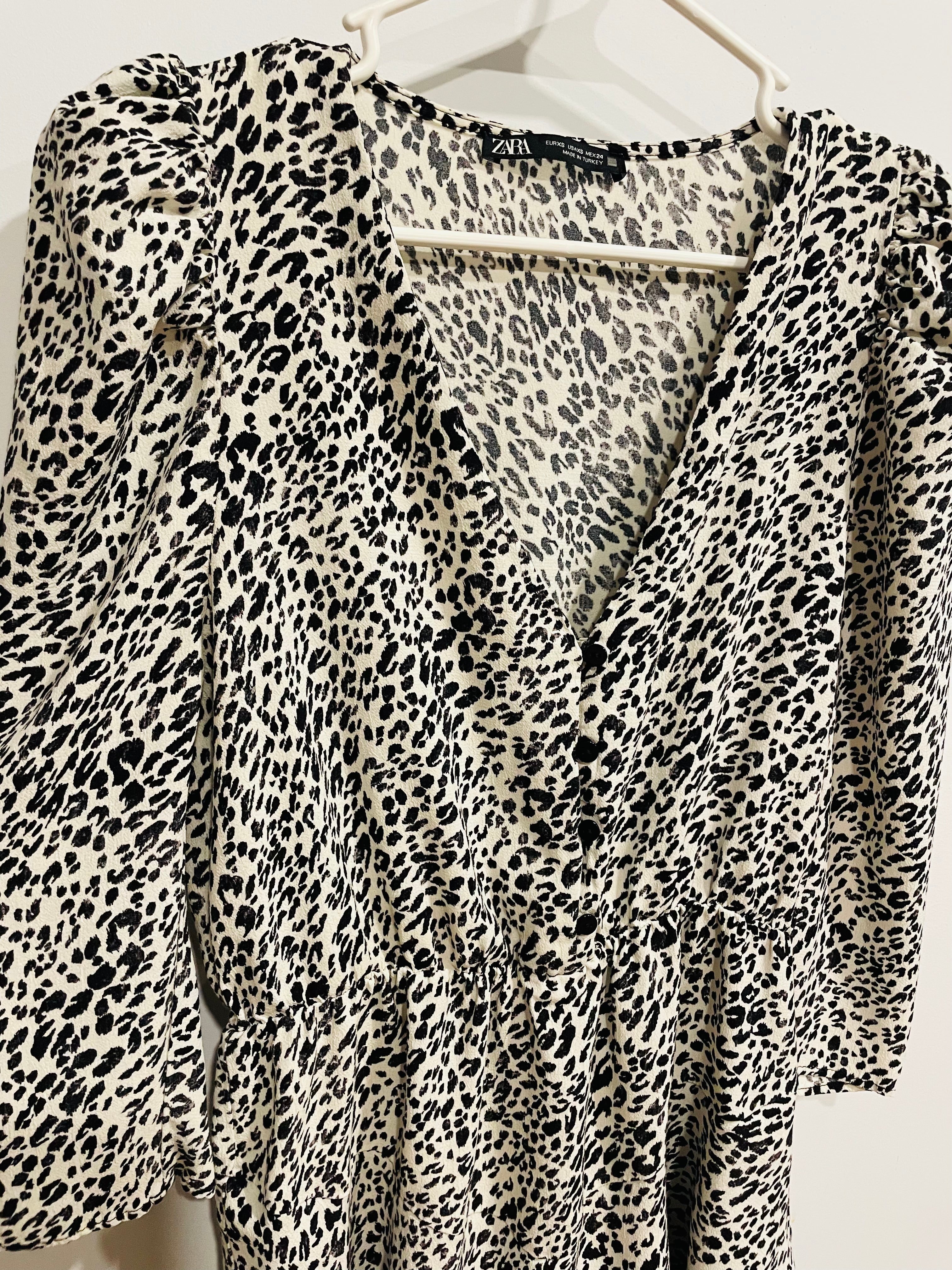 Robe courte motif léopard - Zara - taille XS