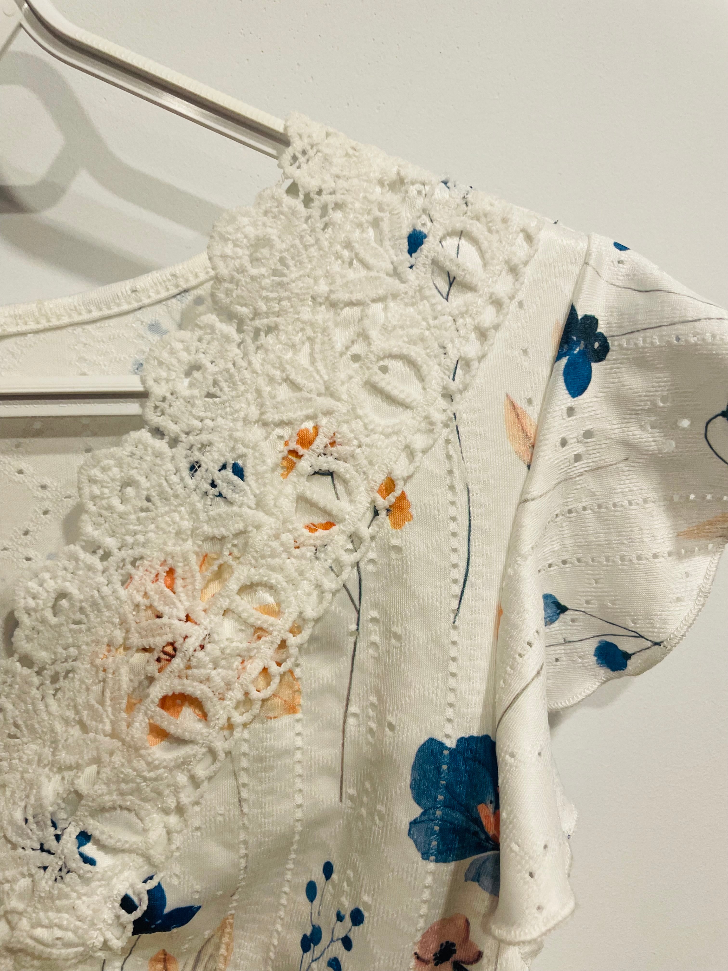 Robe courte florale et dentelle -Shein Taille Medium