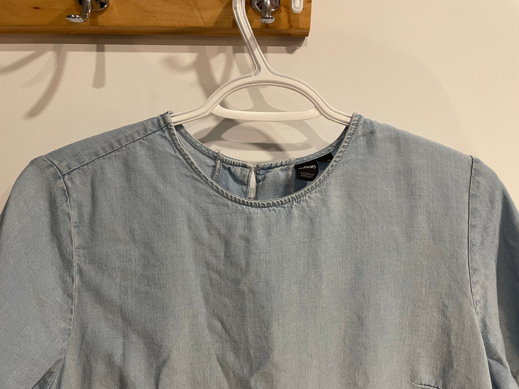 Chandail jeans souple, manches et bas effilochés / Icône simons/ Taille medium