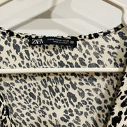 Robe courte motif léopard - Zara - taille XS
