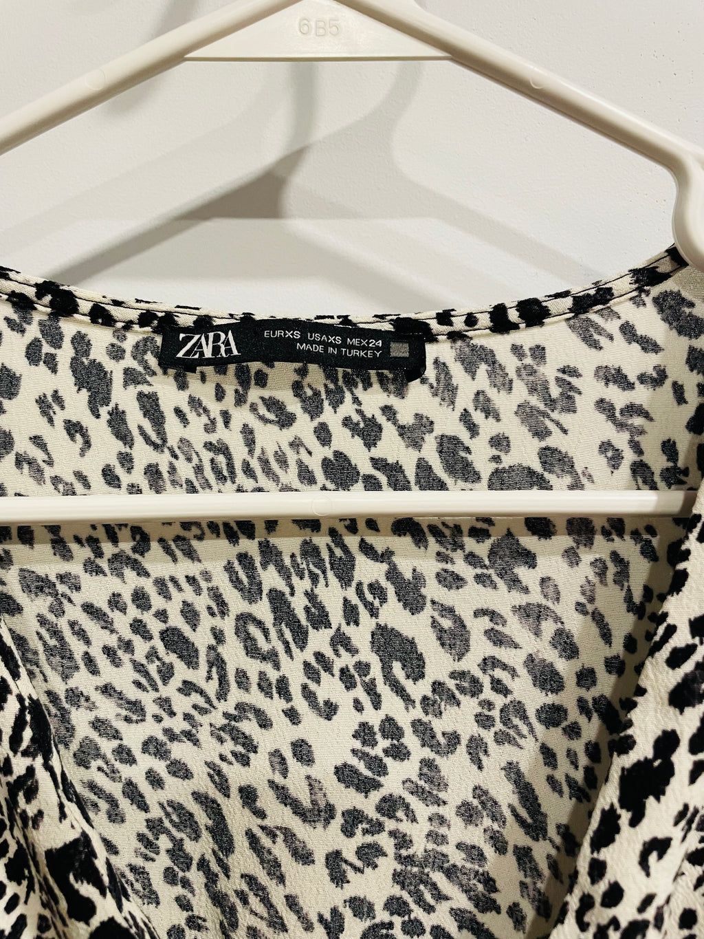 Robe courte motif léopard - Zara - taille XS