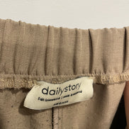 Lacey beige trousers - Daily Story