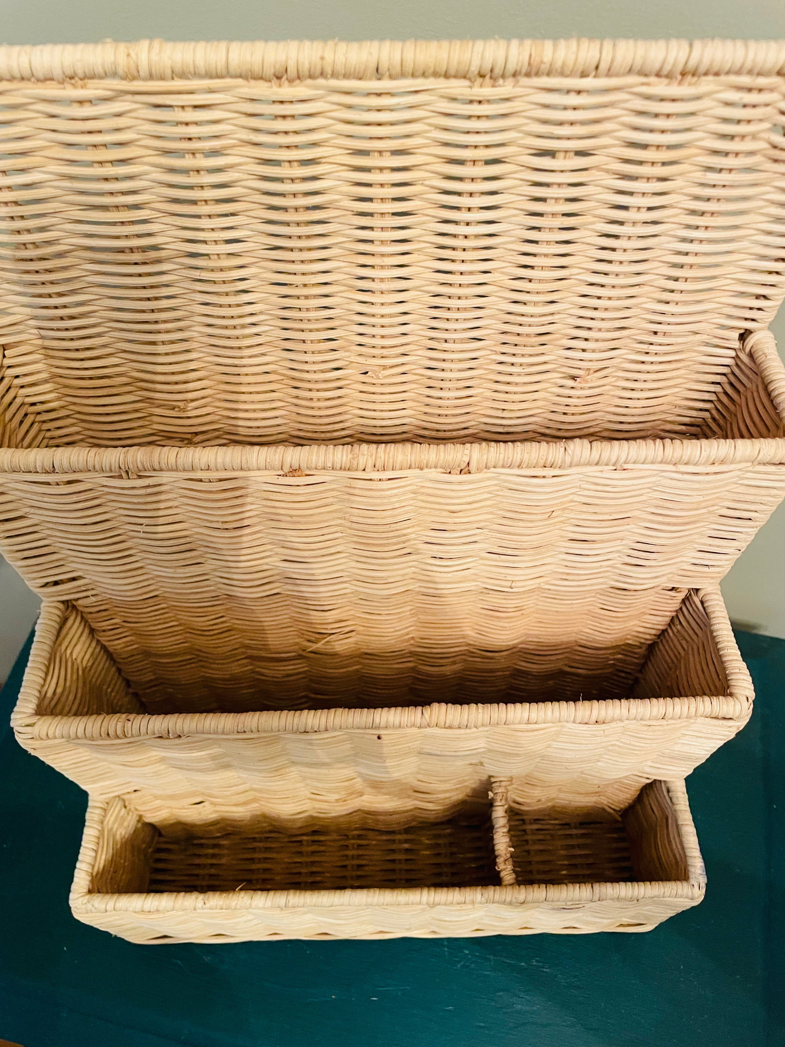 Organisateur en rotin