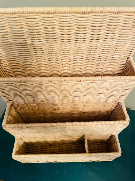 Organisateur en rotin