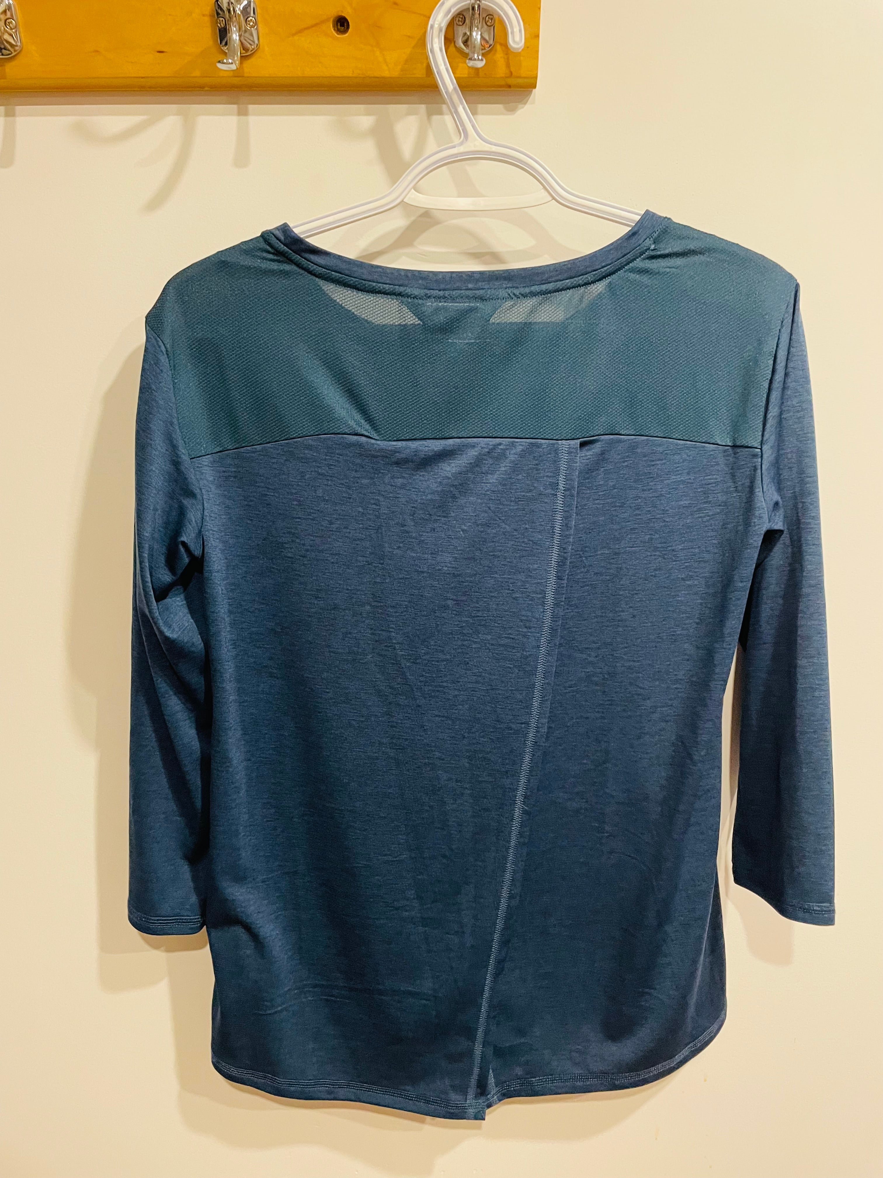 Blue sports top - the north face