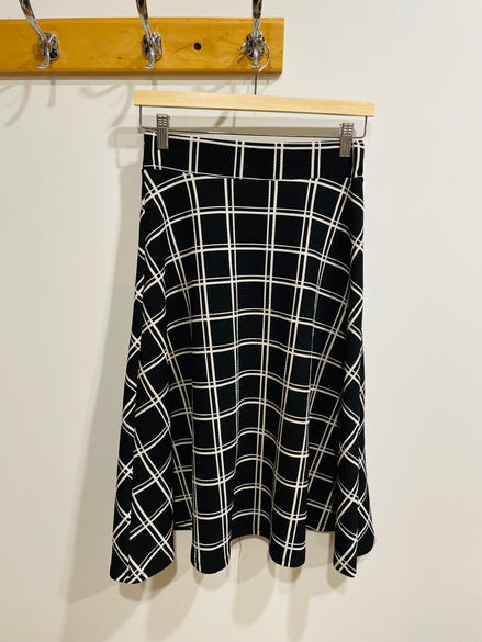 Black and white plaid skirt, size small