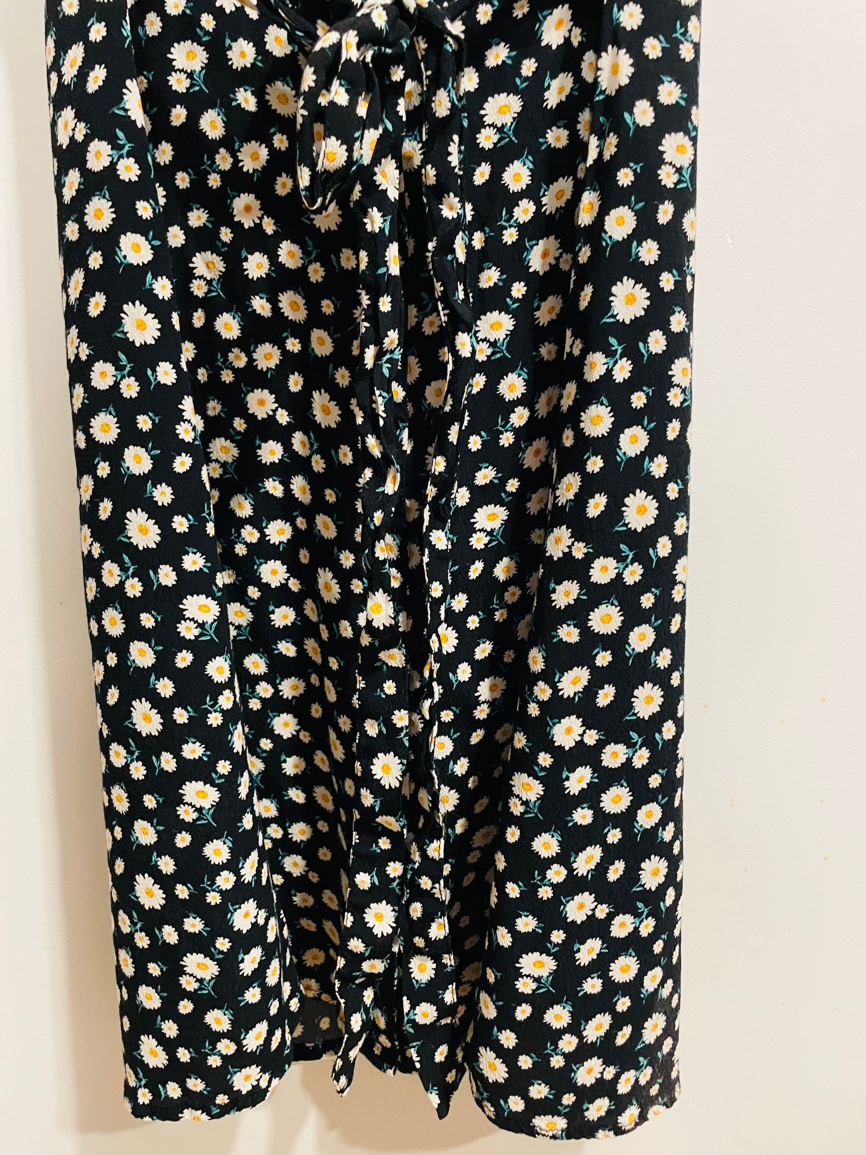 Robe courte col chemisier - fleurs de marguerite - Forever 21 - taille médium
