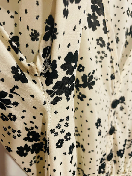 Robe blanche fleurs noires - Medium - bien lire description