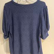 Haut bleu texture dentelle manches courtes / Blumind/ taille XL