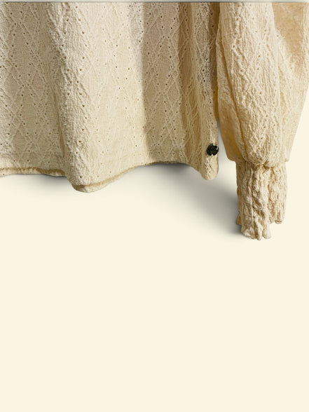 Haut beige manches longues, aspect dentelle/ Garcia / taille médium