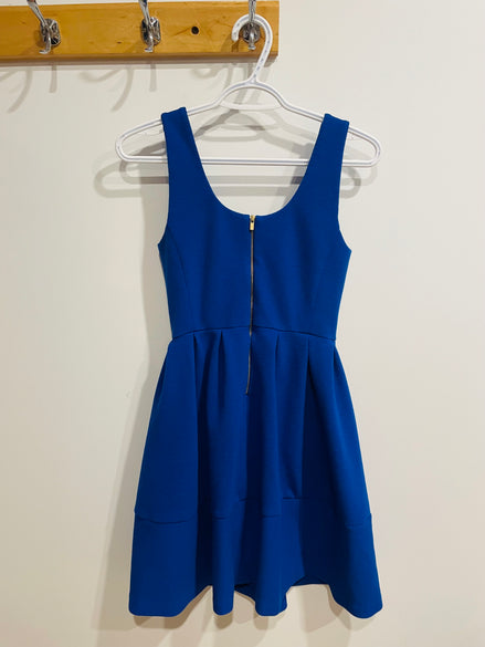 Robe bleue / Banana république taille OP petite