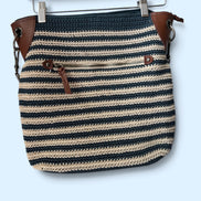 Sac tricot bleu et beige / The sak