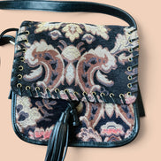 Sac cuir noir et broderies
