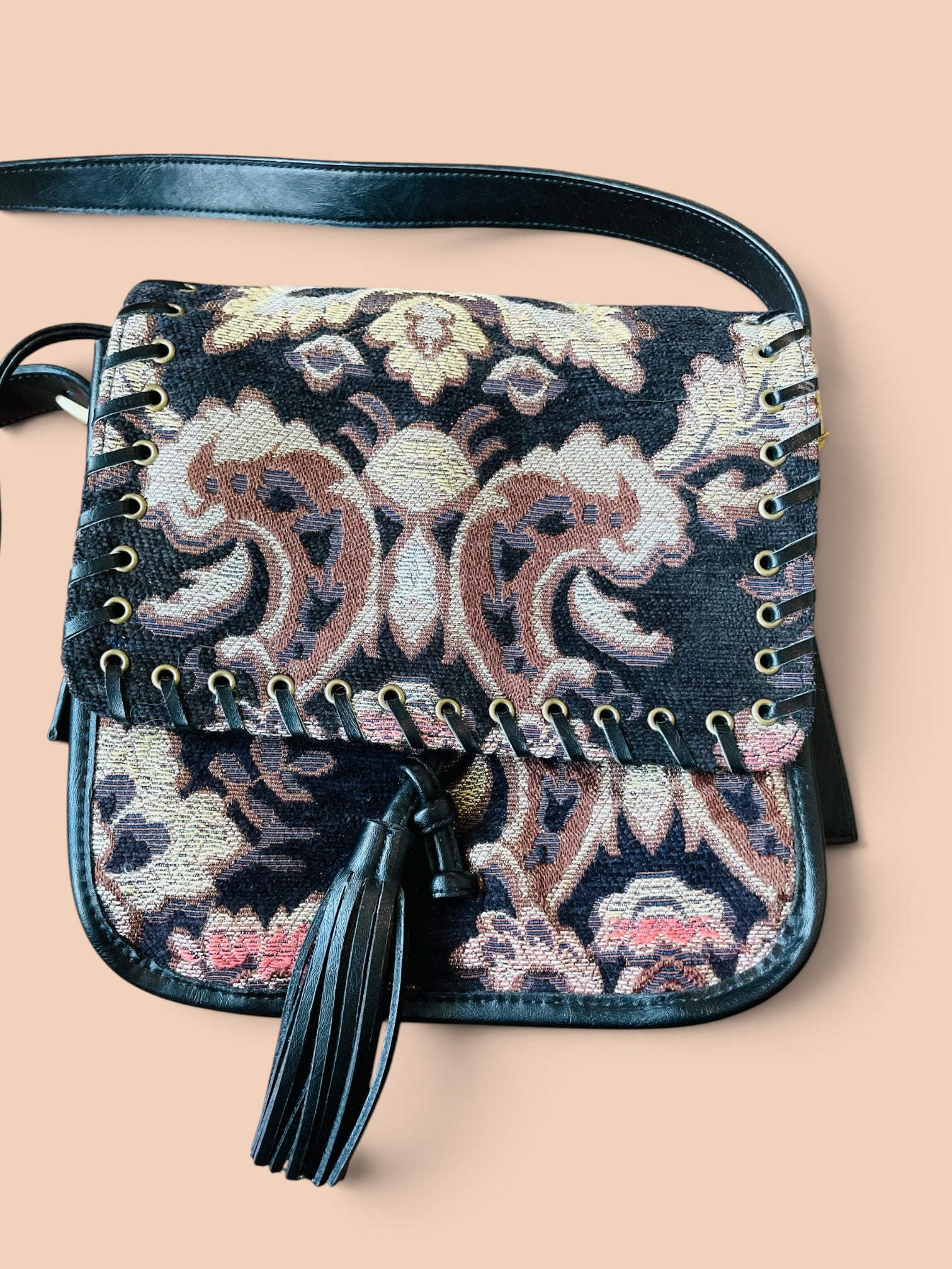 Sac cuir noir et broderies