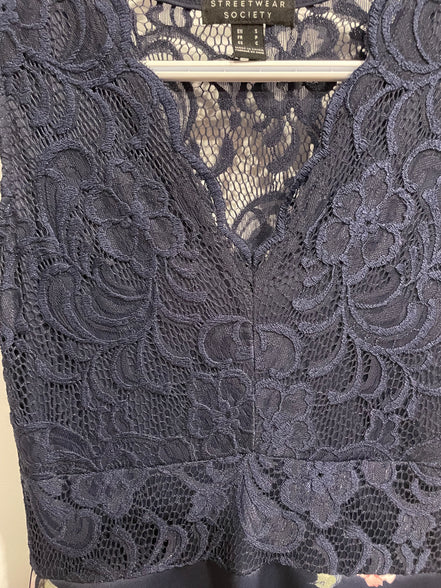 Robe courte fleurs & dentelles - Streetwear Society taille Small