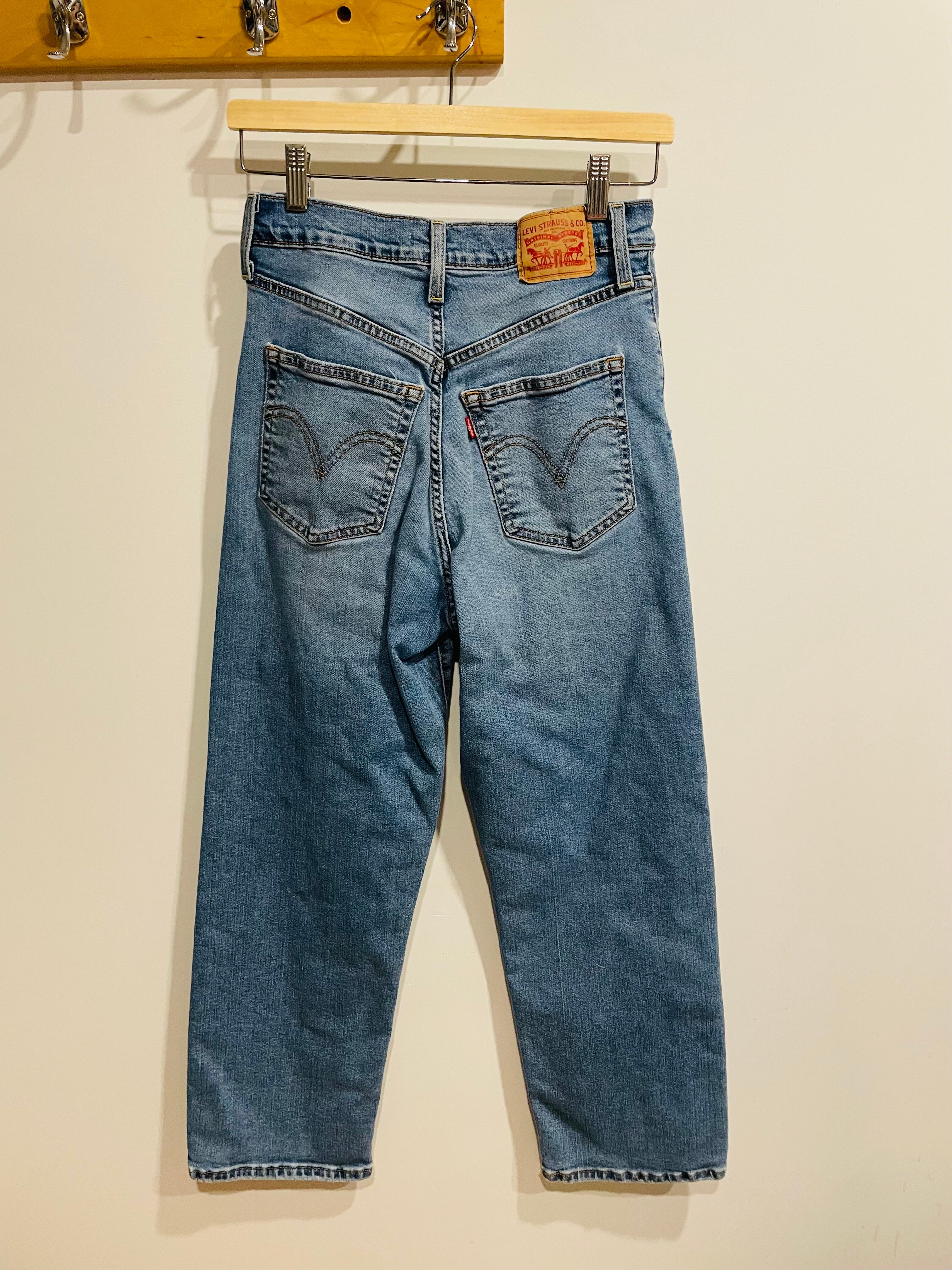 Jeans Levi - joli thorax droit à la cheville - Taille 28