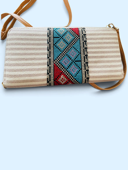 Petite sacoche beige avec broderies / MMS