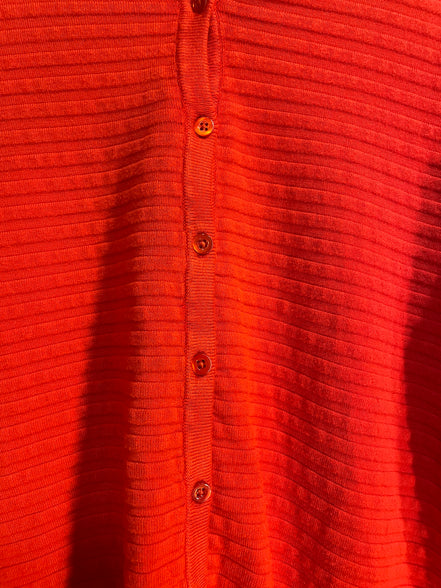 Cardigan rouge, texturé rayé / Grandeur Small à Medium
