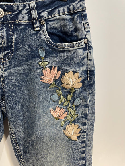 Jeans 3/4 broderies florales / aspect délavé / Suko Jeans / taille 4