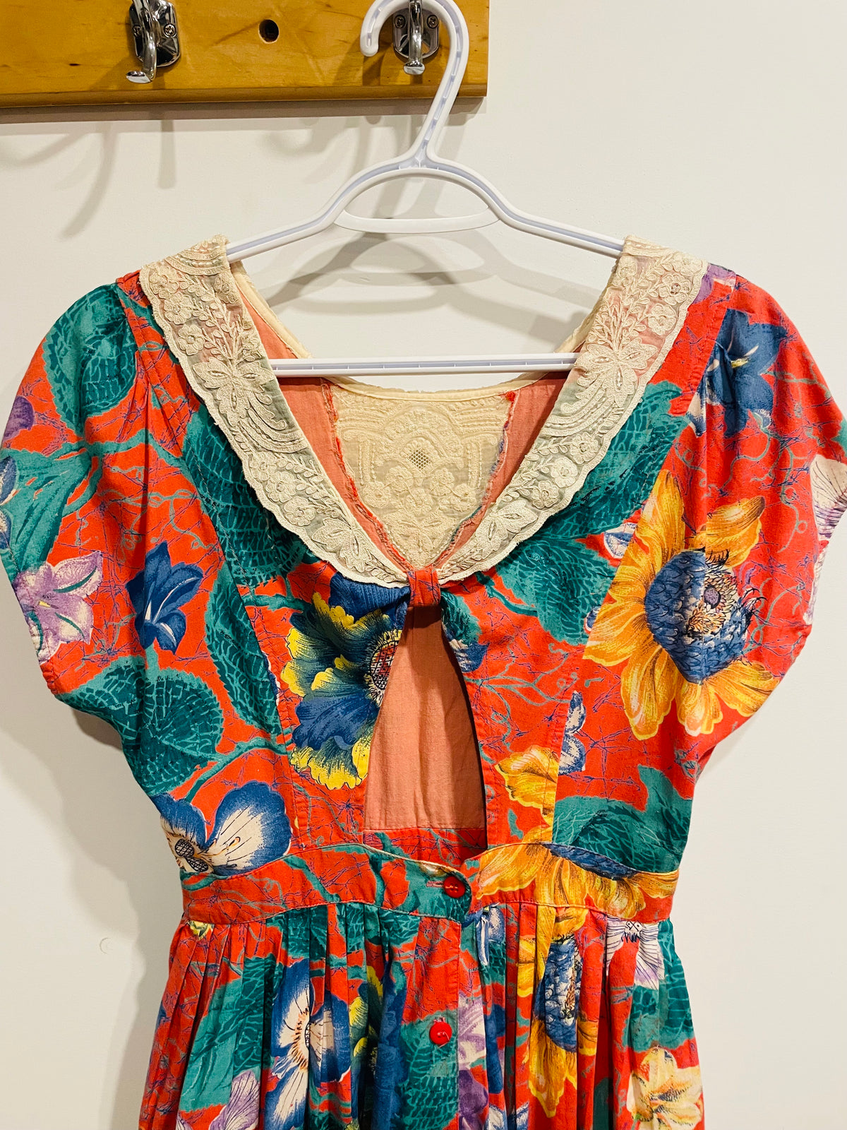 Robe fleurie vintage - col dentelle et dos ouvert - Taille Small