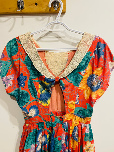 Robe fleurie vintage - col dentelle et dos ouvert - Taille Small