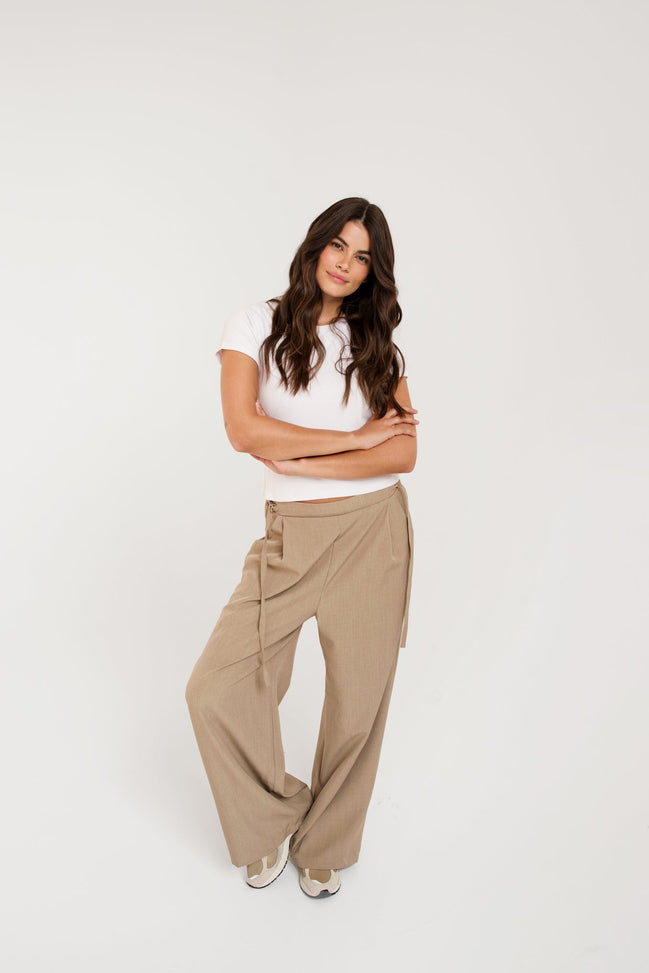 Lacey beige trousers - Daily Story