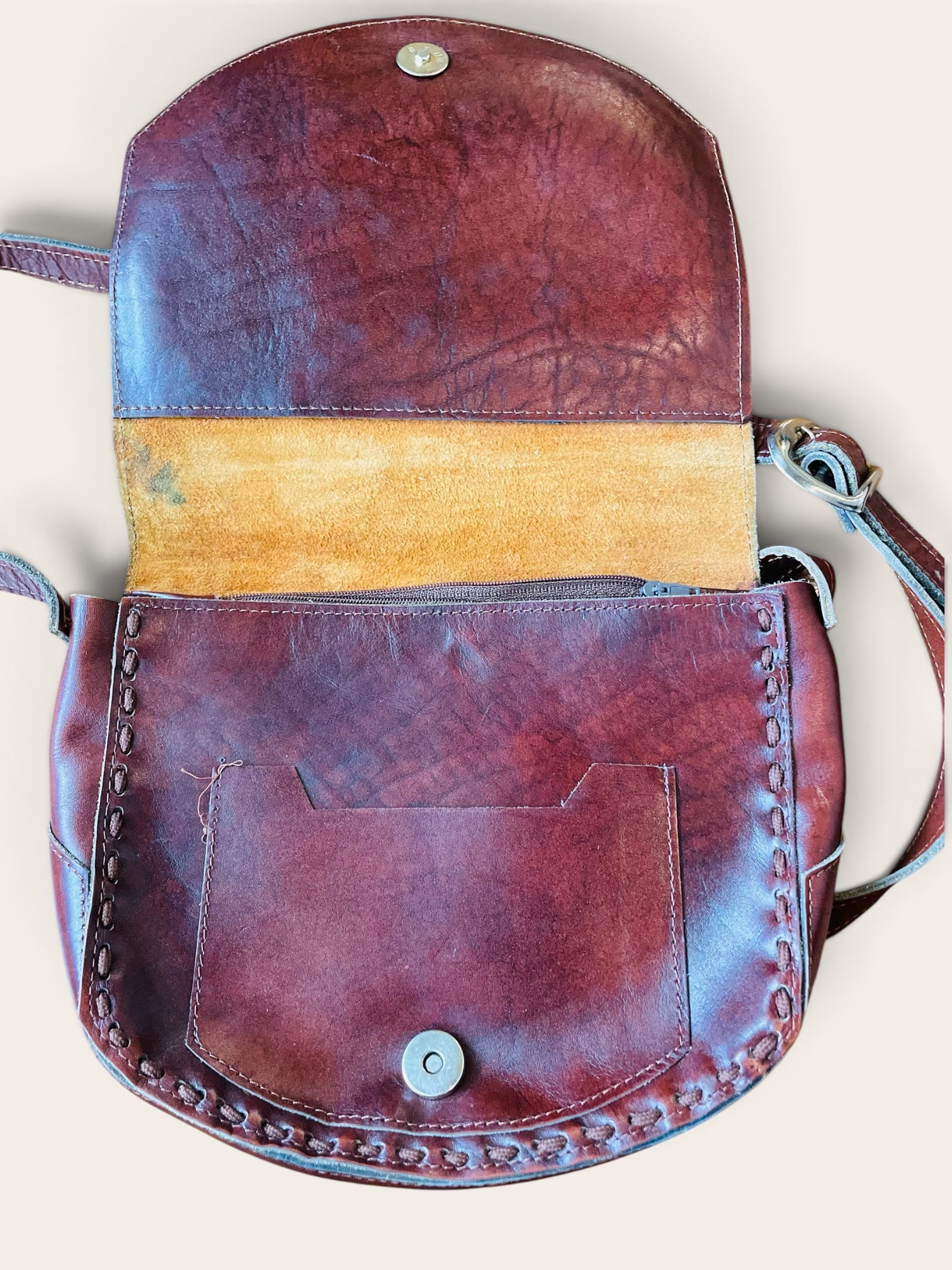 Sacoche cuir et broderie western
