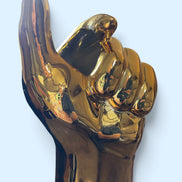 Vase main or