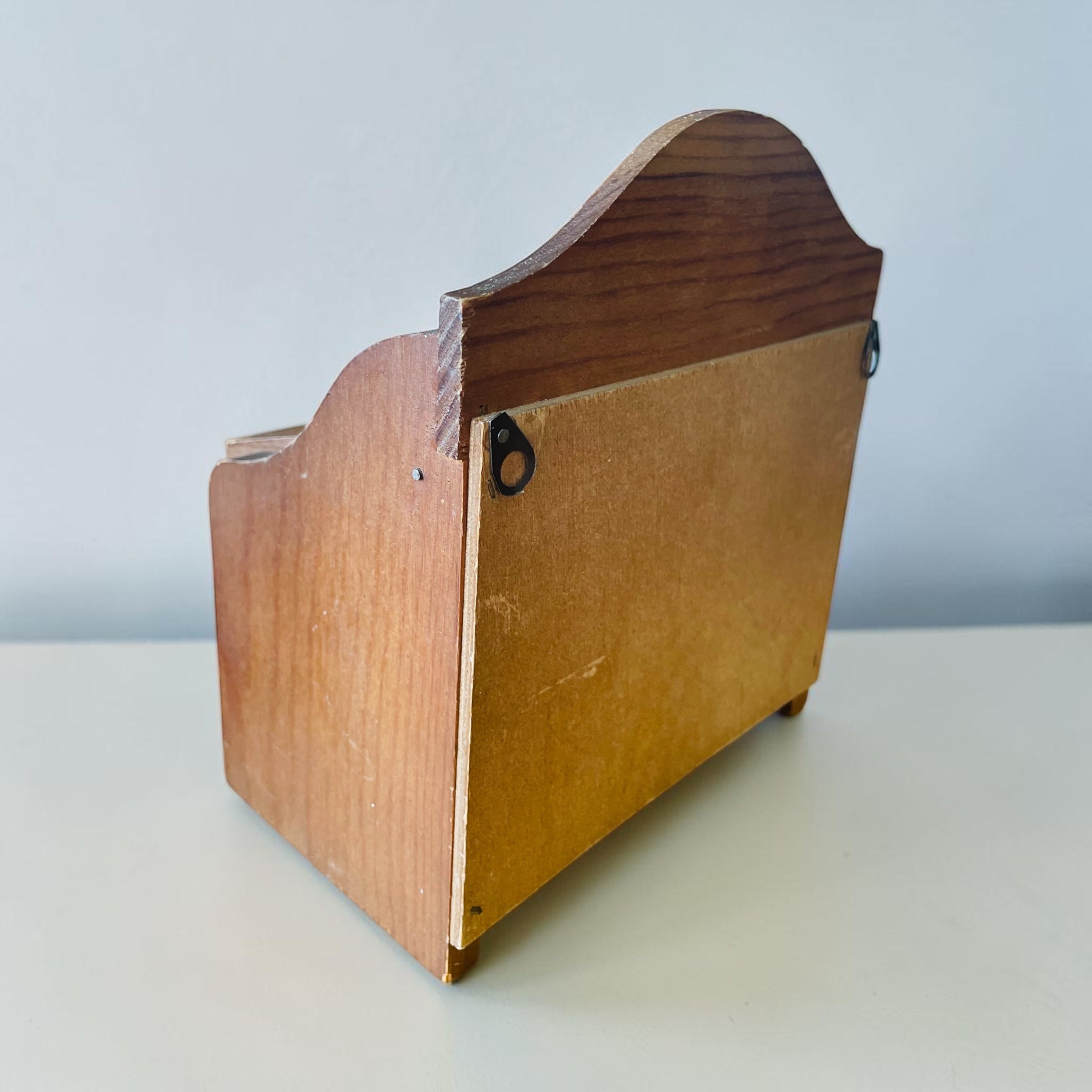 Petite boîte en bois vintage