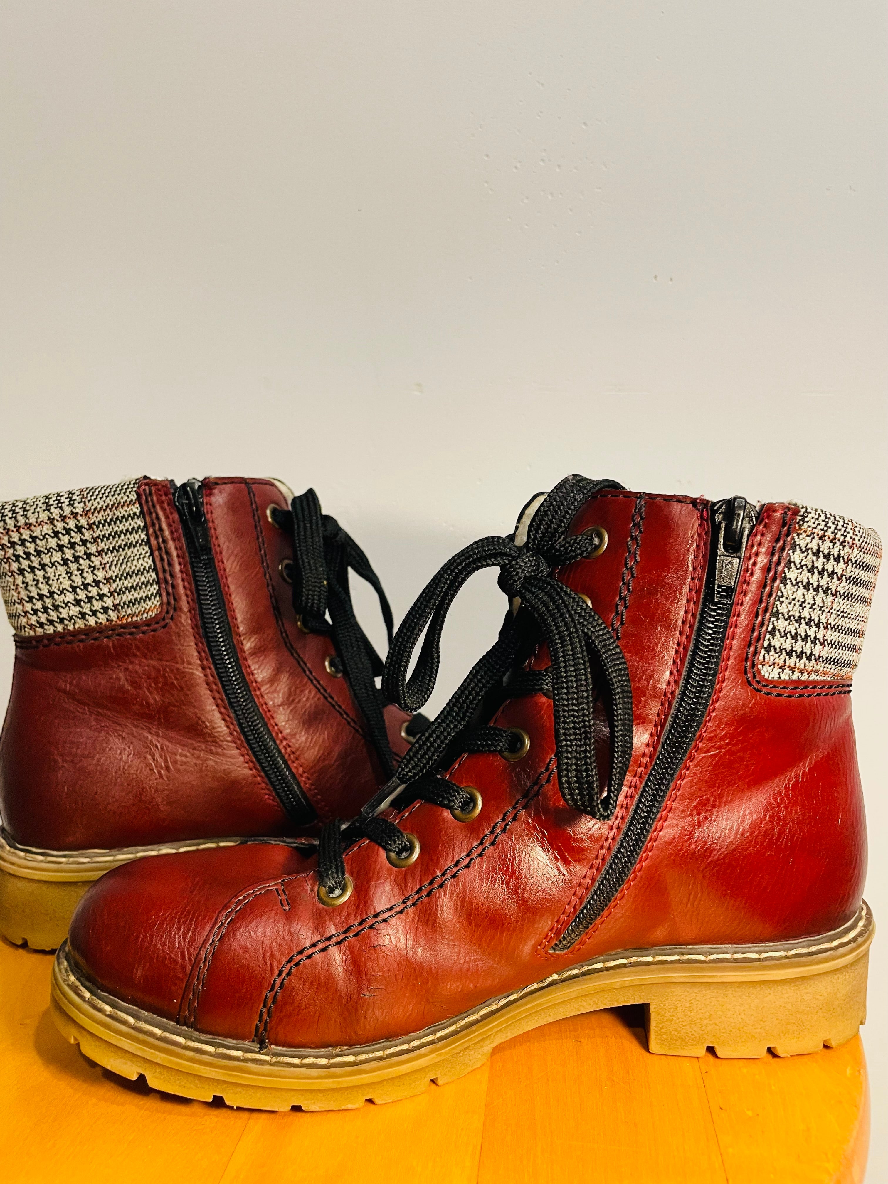 Bottine cuir rouge / Rieker / taille 6