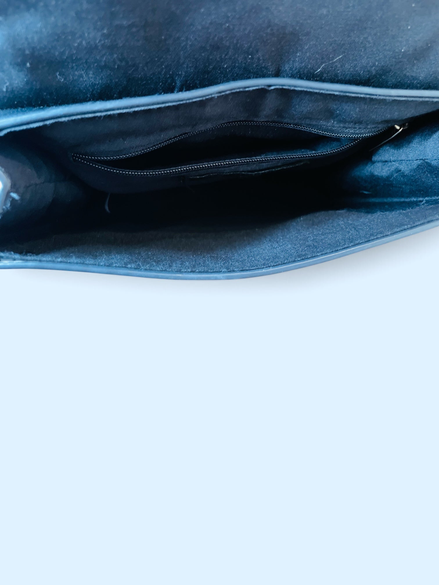 Petit sac cuir noir et broderies florales / Topten