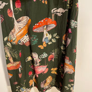 Robe verte motifs champignons, manches courtes bouffantes / Lez a Lez / Taille small