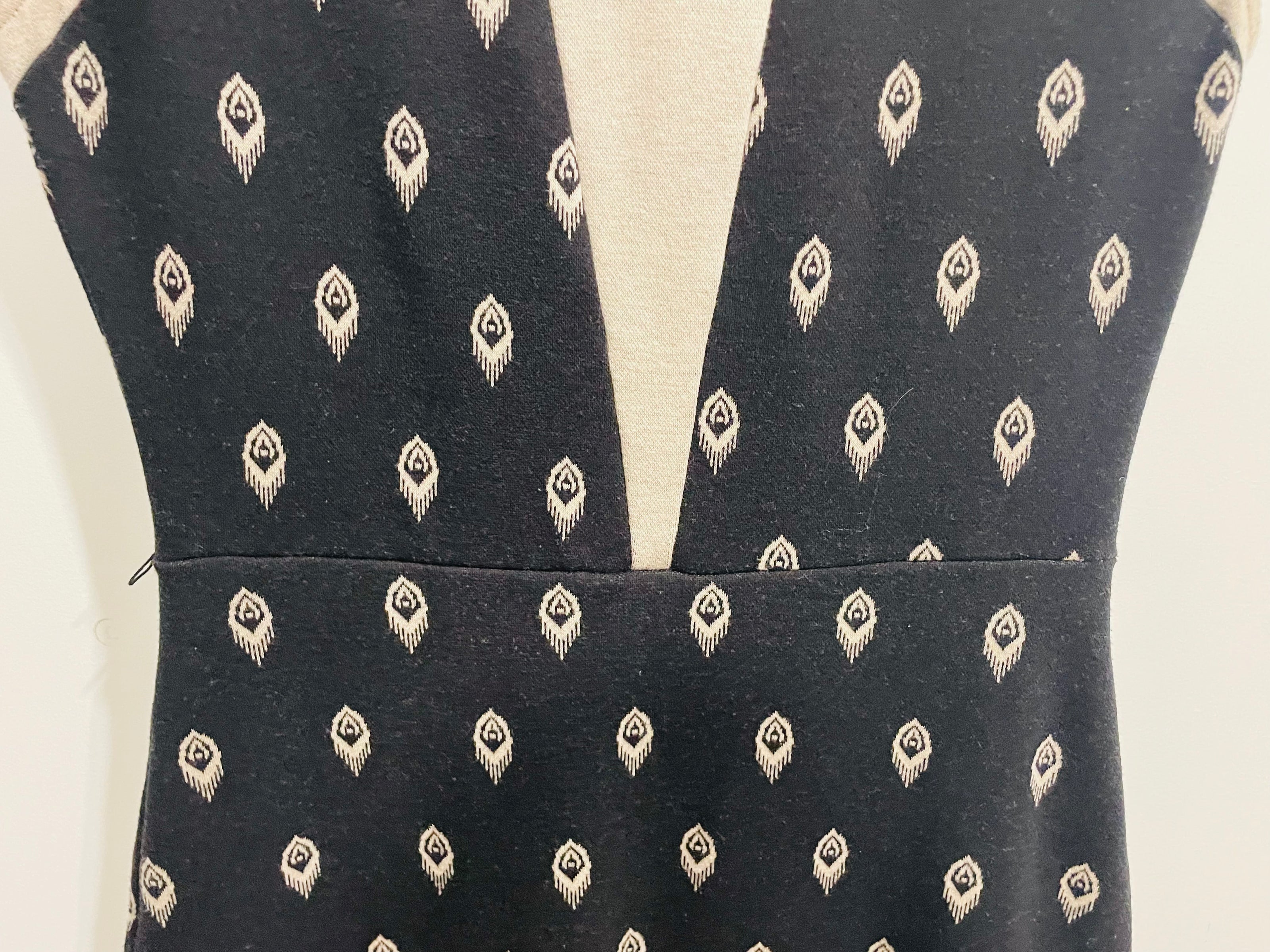 Robe courte Cokluch - imprimé plumes de paon - décolleté V - taille M