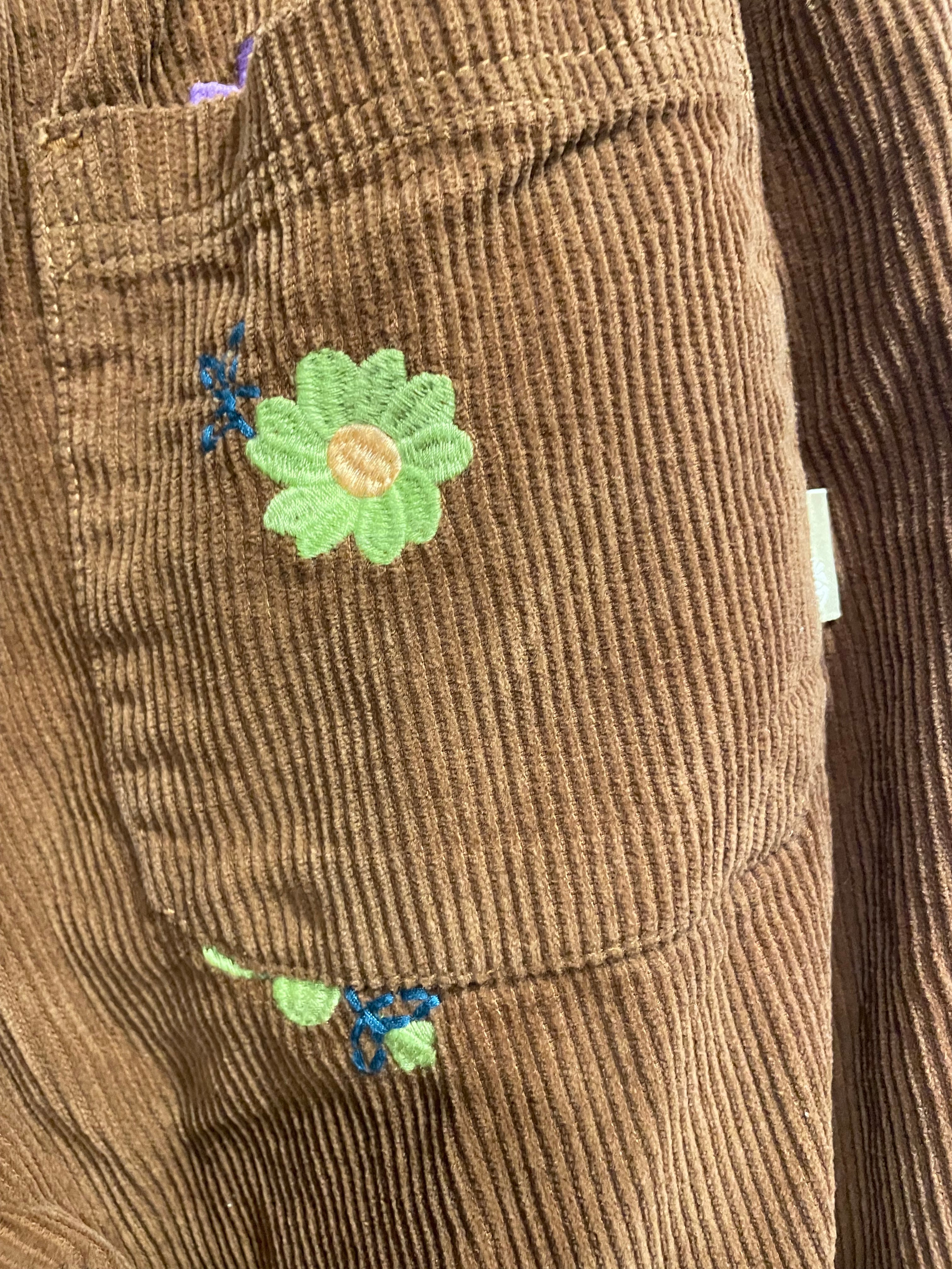 Pantalon corduroy & broderies florales - Urban Outfitters
