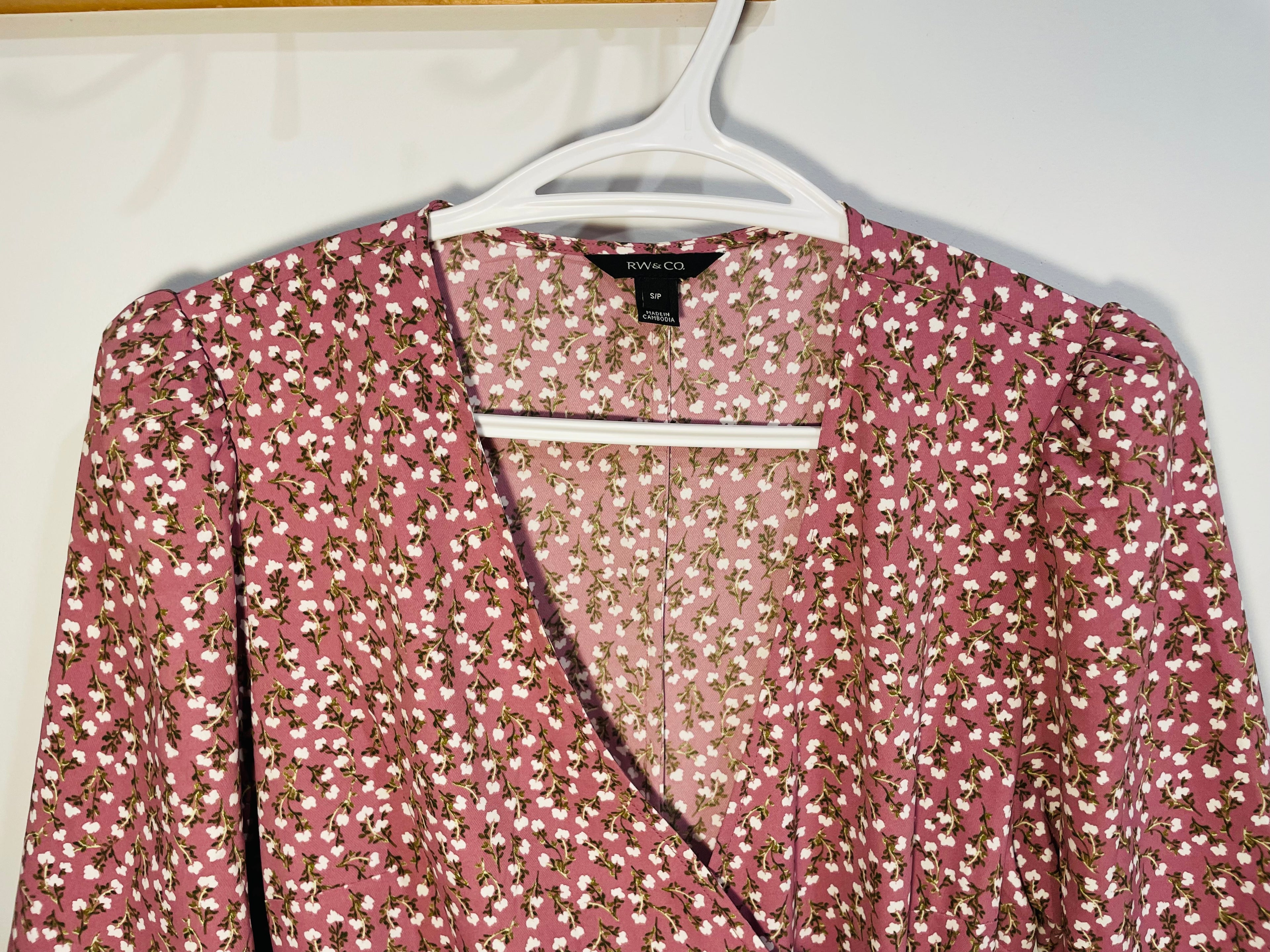 Robe longue rose florale / portefeuille et bouton / Rw&CO /Taille small