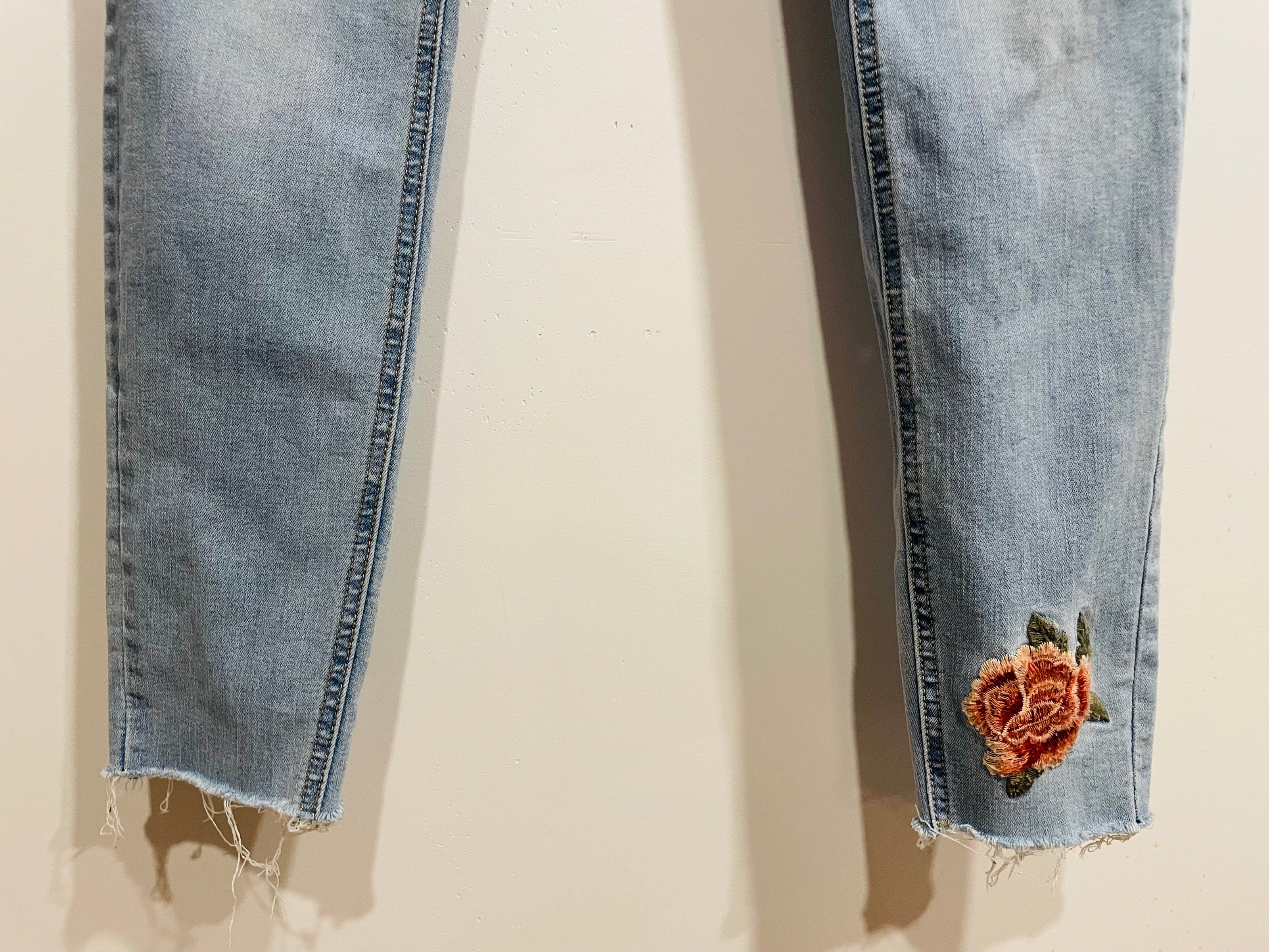 Jeans skinny taille haute broderies florales - Streetwear society - Taille 7