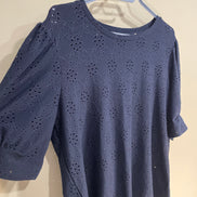 Haut bleu texture dentelle manches courtes / Blumind/ taille XL