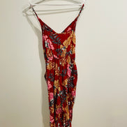 Jumpsuit Ananas Banana - rouge fleurie - col portefeuille et bretelles ajustables - taille Médium