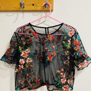 Crop top fleurs brodées - taille Small à Medium