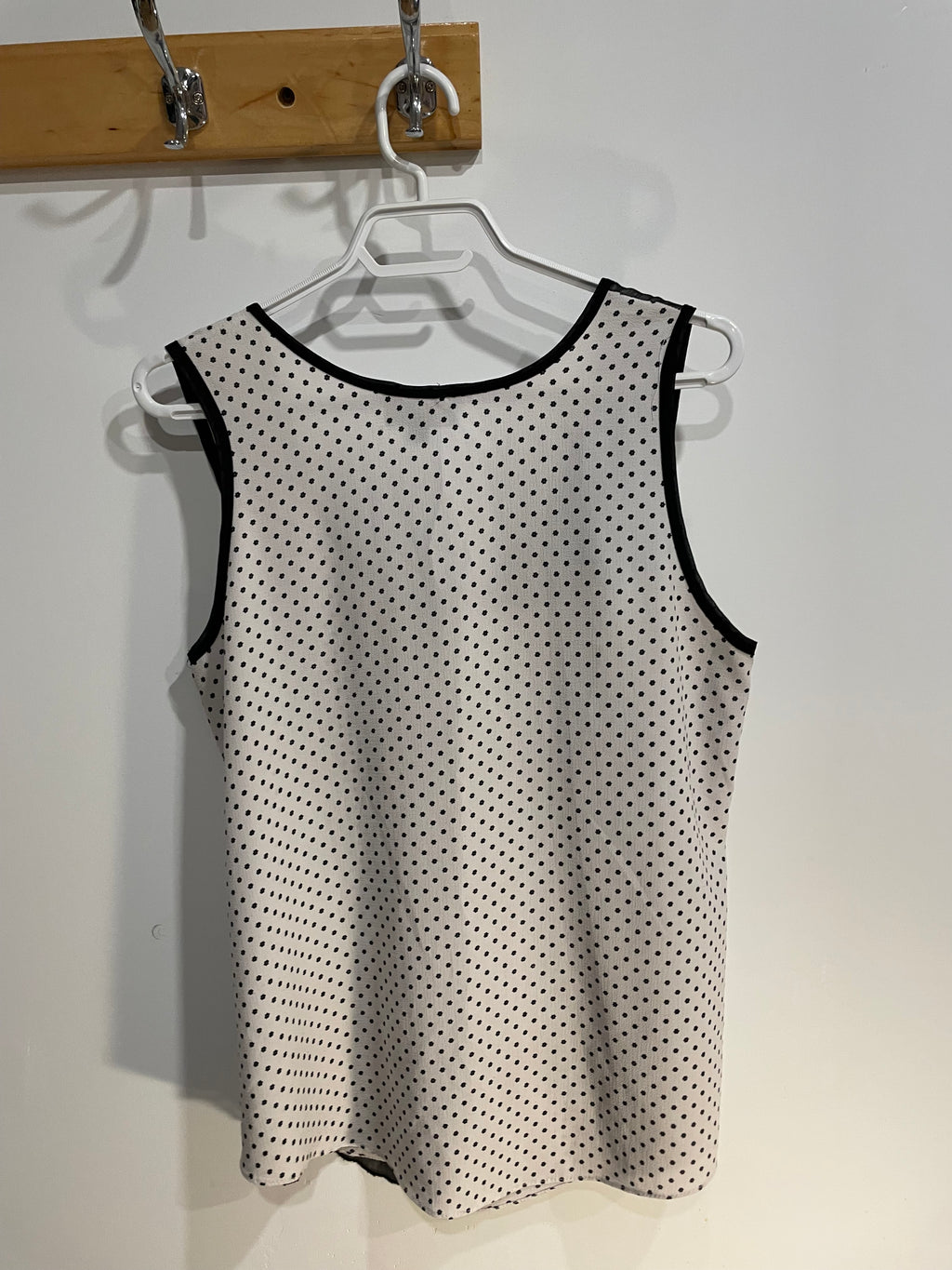 Camisole noire et blanche avec voilage / Marie C / Taille medium
