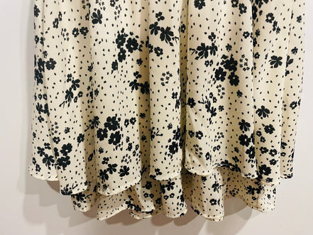 Robe blanche fleurs noires - Medium - bien lire description