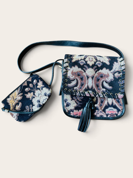Sac cuir noir et broderies