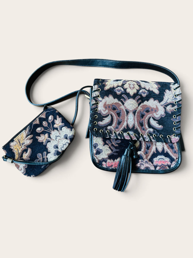 Sac cuir noir et broderies