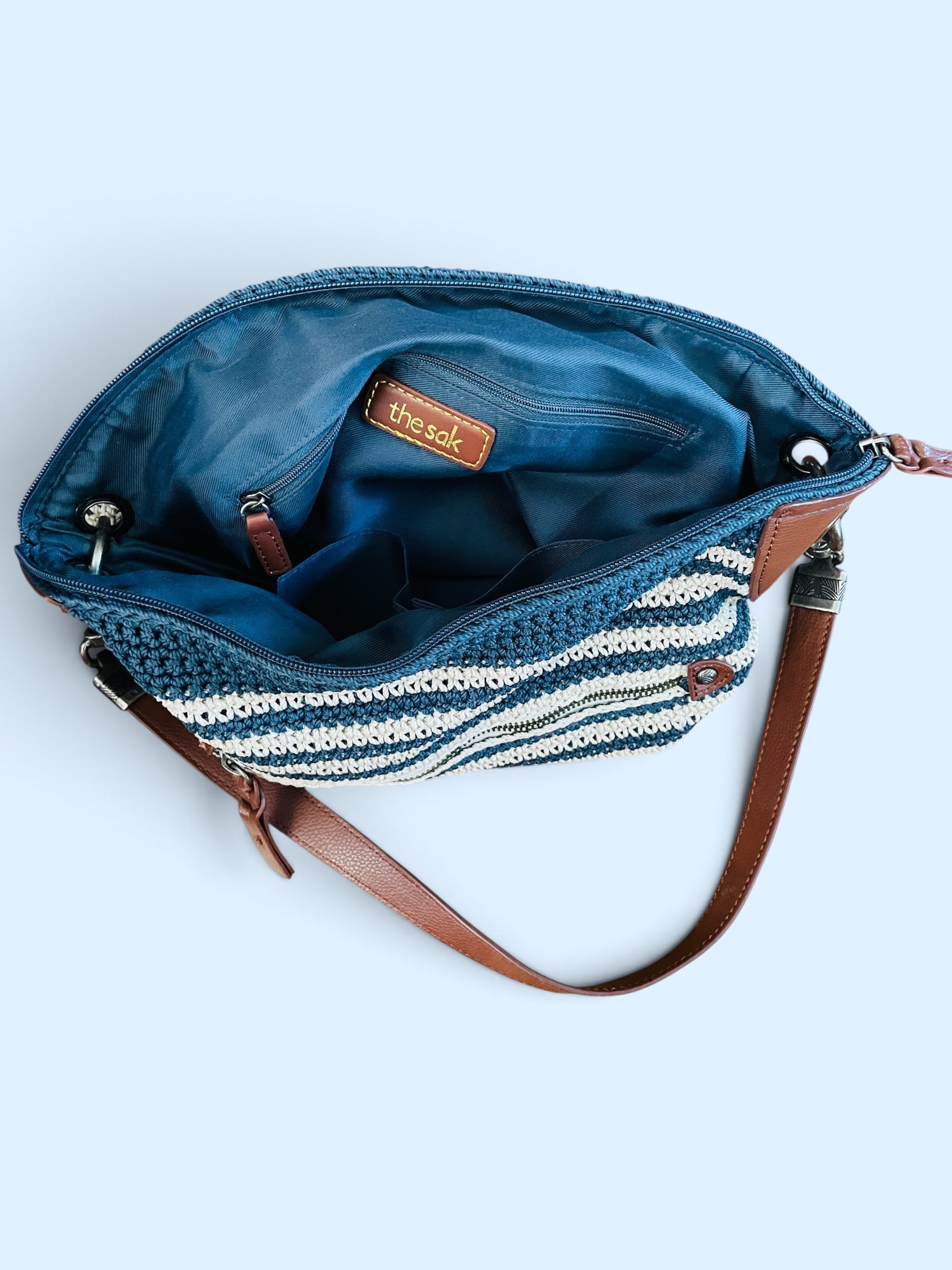 Sac tricot bleu et beige / The sak